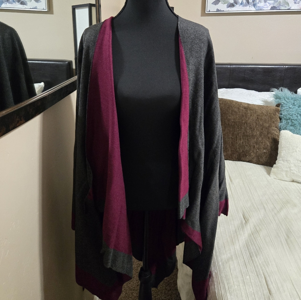 Women's Two-Tone Open Front Cardigan/Kimono Reversible Burgundy/ Gray NWT!